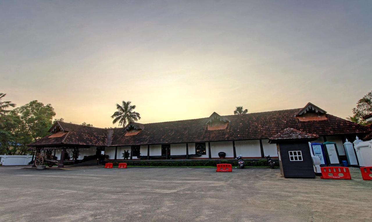 Treebo Premium Travancore Palace Cherthala Alappuzha Luaran gambar